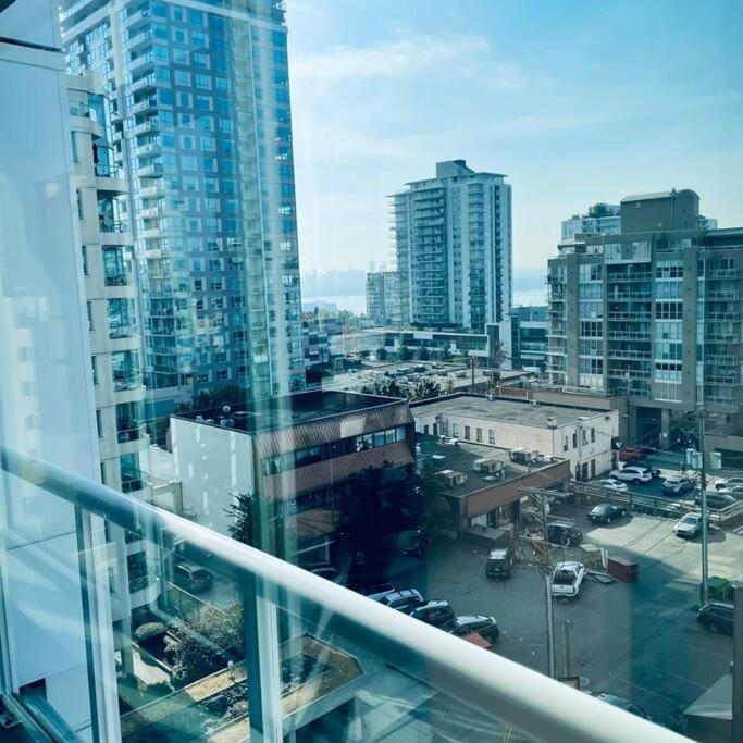 360º Rooftop Patio Views. Your-Home-Away-From-Home 北温哥华 外观 照片